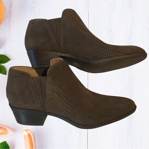 Lucky Brand brown Suede Ankle Booties. Size 8